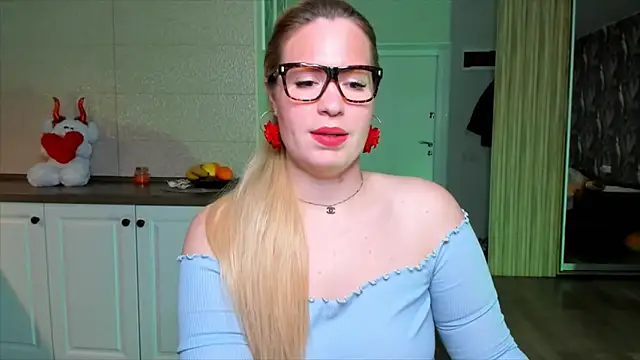 HotTiffani online show from 11/23/25, 06:35