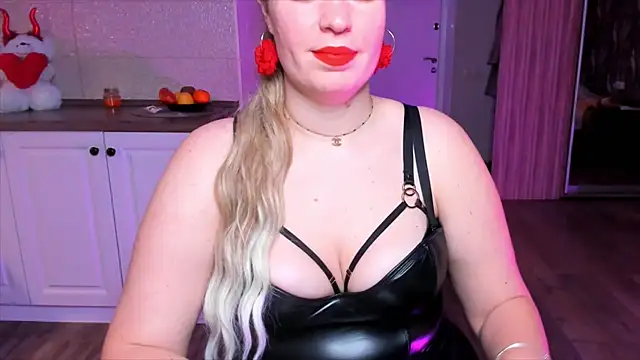 HotTiffani online show from 11/29/25, 03:59