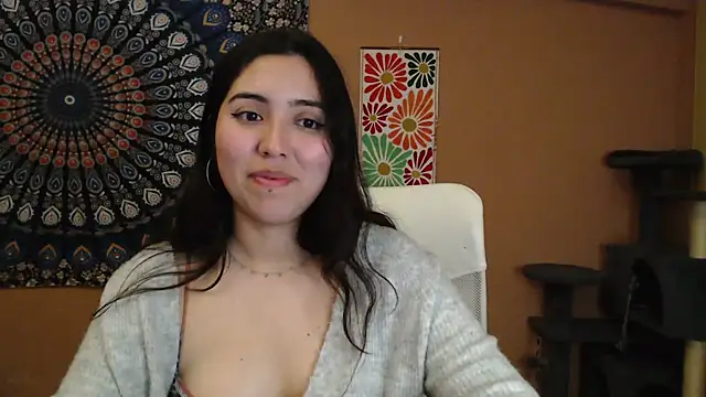 Snapshot of IntimateTales chatting on 01/10/25, 07:54 IntimateTales online show from 01/10/25, 07:54