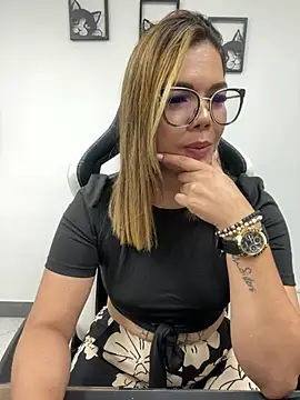 Snapshot of KellyBrooklyn_ chatting on 02/20/25, 12:15 KellyBrooklyn online show from 02/20/25, 12:15