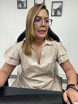 Snapshot of KellyBrooklyn_ chatting on 03/15/25, 05:04 KellyBrooklyn online show from 03/15/25, 05:04