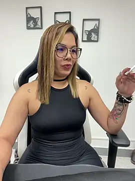 Snapshot of KellyBrooklyn_ chatting on 03/18/25, 12:47 KellyBrooklyn online show from 03/18/25, 12:47