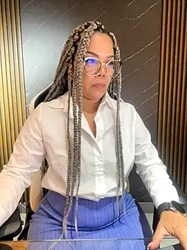 Snapshot of KellyBrooklyn_ chatting on 10/15/25, 01:11 KellyBrooklyn online show from 10/15/25, 01:11