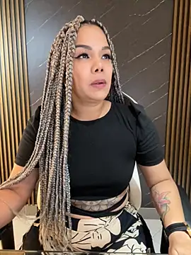 Snapshot of KellyBrooklyn_ chatting on 10/16/25, 12:39 KellyBrooklyn online show from 10/16/25, 12:39