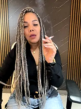 Snapshot of KellyBrooklyn_ chatting on 10/18/25, 12:50 KellyBrooklyn online show from 10/18/25, 12:50