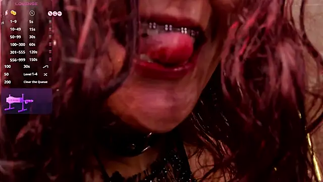 Snapshot of deepthroatlatina chatting on 02/13/25, 07:56 deepthroatlatina online show from 02/13/25, 07:56