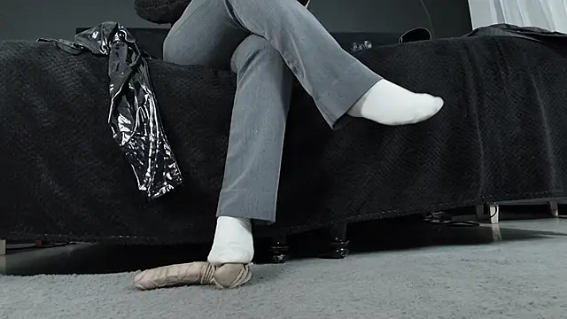  Jade 16 online show from 10/29/25, 11:45