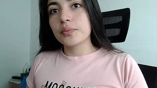 Snapshot of Honey_Aynur20 chatting on 12/04/24, 02:37 Honey Aynur20 online show from 12/04/24, 02:37