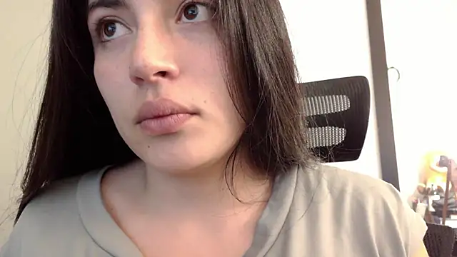 Snapshot of Honey_Aynur20 chatting on 12/05/24, 02:20 Honey Aynur20 online show from 12/05/24, 02:20