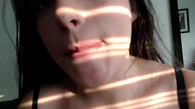 Snapshot of Honey_Aynur20 chatting on 01/19/25, 10:17 Honey Aynur20 online show from 01/19/25, 10:17