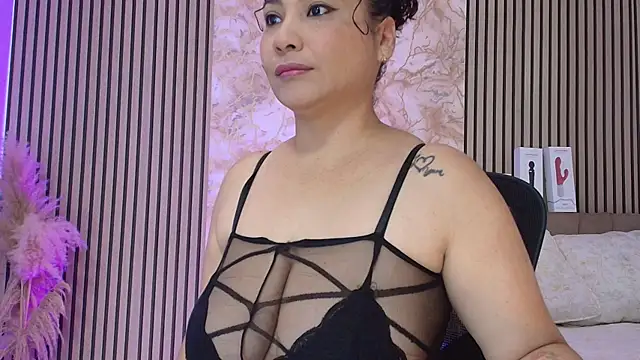 Snapshot of JuliRamirez chatting on 09/12/25, 12:16 JuliRamirez online show from 09/12/25, 12:16