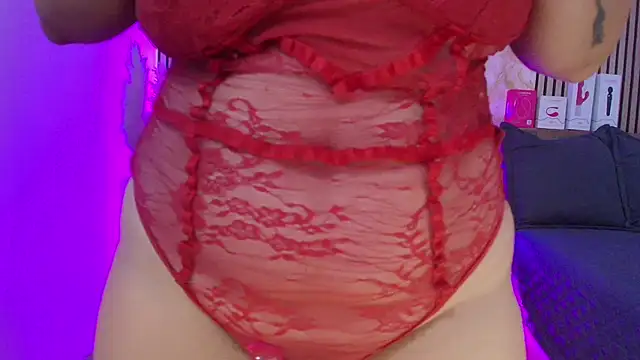 Snapshot of JuliRamirez chatting on 10/26/25, 01:06 JuliRamirez online show from 10/26/25, 01:06