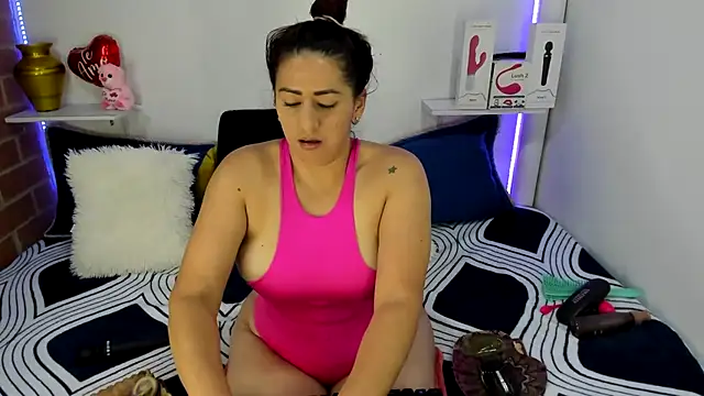 rukminilatin online show from 11/21/25, 05:17