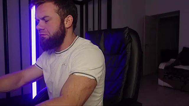 Snapshot of Tommy_Burnz chatting on 01/11/25, 03:34 Tommy Burnz online show from 01/11/25, 03:34