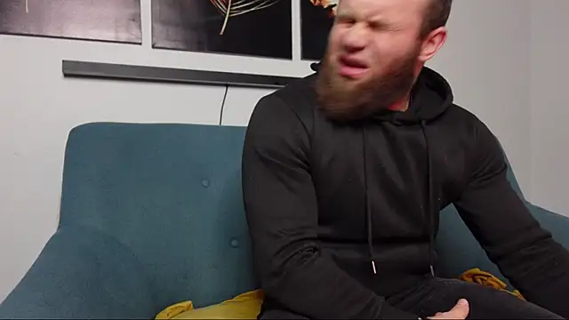 Snapshot of Tommy_Burnz chatting on 02/14/25, 03:22 Tommy Burnz online show from 02/14/25, 03:22