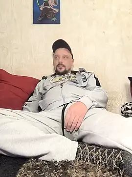 Snapshot of DanielOhCool chatting on 12/10/24, 01:44 DanielOhCool online show from 12/10/24, 01:44