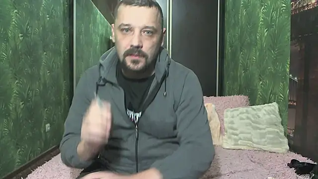 Snapshot of DanielOhCool chatting on 12/16/24, 09:24 DanielOhCool online show from 12/16/24, 09:24