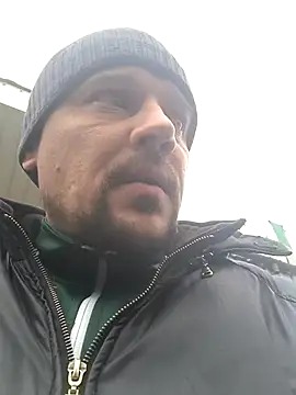 Snapshot of DanielOhCool chatting on 01/28/25, 12:22 DanielOhCool online show from 01/28/25, 12:22