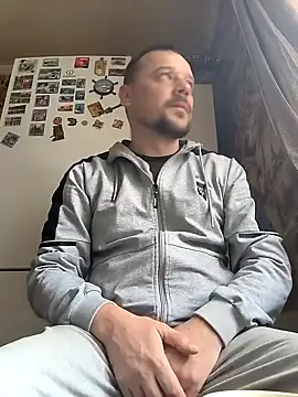 Snapshot of DanielOhCool chatting on 02/06/25, 07:35 DanielOhCool online show from 02/06/25, 07:35