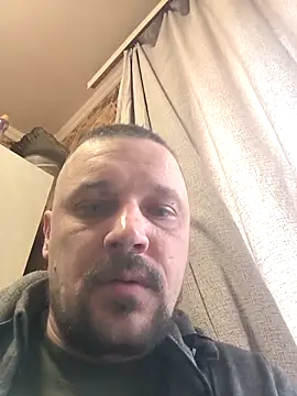 Snapshot of DanielOhCool chatting on 02/11/25, 02:13 DanielOhCool online show from 02/11/25, 02:13