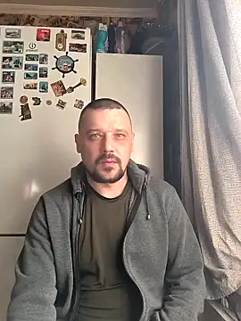 Snapshot of DanielOhCool chatting on 02/12/25, 07:34 DanielOhCool online show from 02/12/25, 07:34