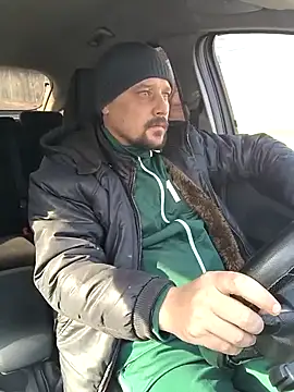 Snapshot of DanielOhCool chatting on 02/14/25, 10:17 DanielOhCool online show from 02/14/25, 10:17