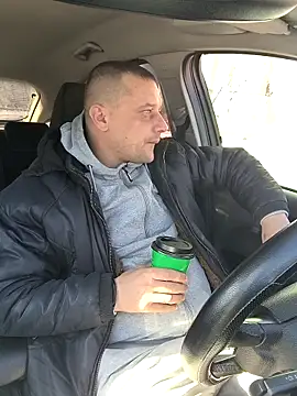 Snapshot of DanielOhCool chatting on 02/17/25, 11:13 DanielOhCool online show from 02/17/25, 11:13