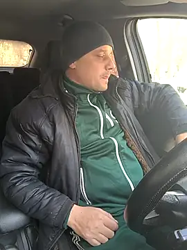 Snapshot of DanielOhCool chatting on 02/19/25, 10:34 DanielOhCool online show from 02/19/25, 10:34