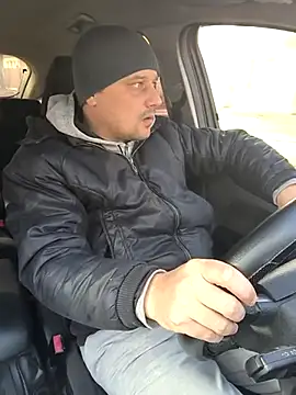 Snapshot of DanielOhCool chatting on 02/22/25, 11:57 DanielOhCool online show from 02/22/25, 11:57