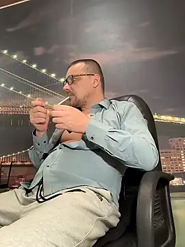 Snapshot of DanielOhCool chatting on 02/28/25, 09:23 DanielOhCool online show from 02/28/25, 09:23