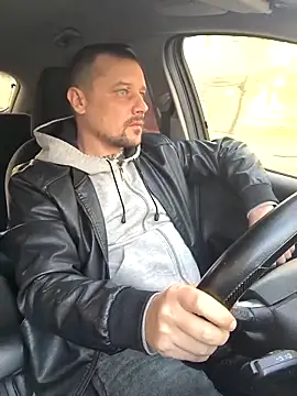 Snapshot of DanielOhCool chatting on 03/06/25, 02:18 DanielOhCool online show from 03/06/25, 02:18