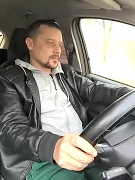 Snapshot of DanielOhCool chatting on 03/10/25, 10:26 DanielOhCool online show from 03/10/25, 10:26