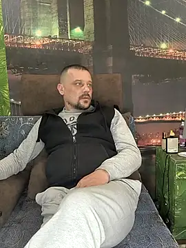 Snapshot of DanielOhCool chatting on 03/18/25, 11:52 DanielOhCool online show from 03/18/25, 11:52