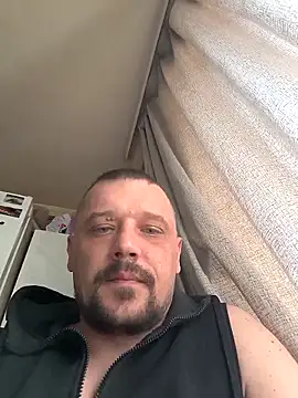 Snapshot of DanielOhCool chatting on 03/20/25, 11:05 DanielOhCool online show from 03/20/25, 11:05