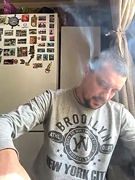 Snapshot of DanielOhCool chatting on 09/16/25, 08:15 DanielOhCool online show from 09/16/25, 08:15