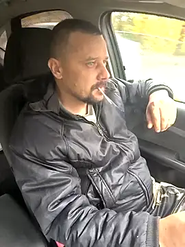 Snapshot of DanielOhCool chatting on 10/05/25, 11:30 DanielOhCool online show from 10/05/25, 11:30