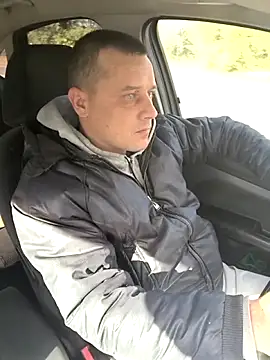 Snapshot of DanielOhCool chatting on 10/15/25, 11:21 DanielOhCool online show from 10/15/25, 11:21