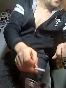 Snapshot of DanielOhCool chatting on 03/30/26, 04:35 DanielOhCool online show from 03/30/26, 04:35