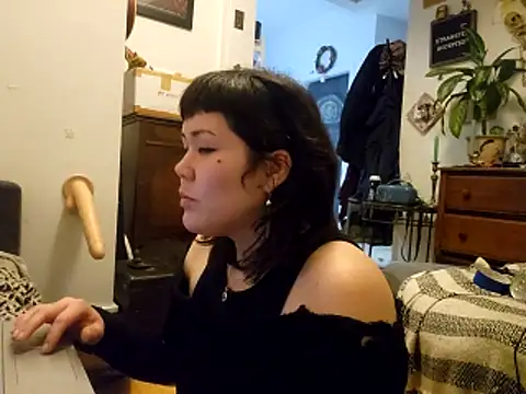 Snapshot of missemi chatting on 02/18/26, 12:50 missemi online show from 02/18/26, 12:50