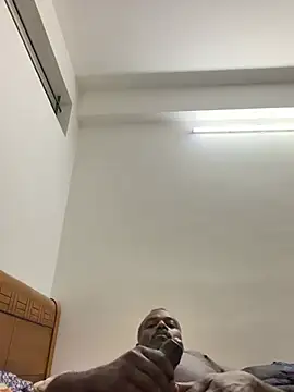 Snapshot of strongguyindia chatting on 02/19/26, 07:21 strongguyindia online show from 02/19/26, 07:21