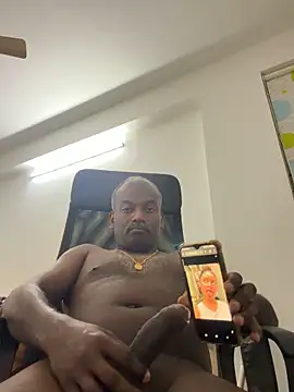 Snapshot of strongguyindia chatting on 02/25/26, 09:35 strongguyindia online show from 02/25/26, 09:35