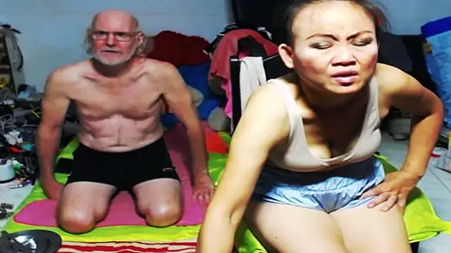 1CuteAndSexy69 online show from 02/06/25, 09:00