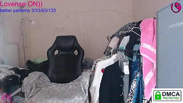 sweet cute cat online show from 11/03/25, 08:43