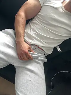 Snapshot of bestofsex99 chatting on 02/28/26, 10:27 bestofsex99 online show from 02/28/26, 10:27