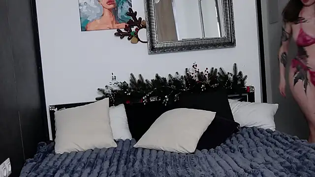 Ashley Ross  online show from 02/04/25, 07:40