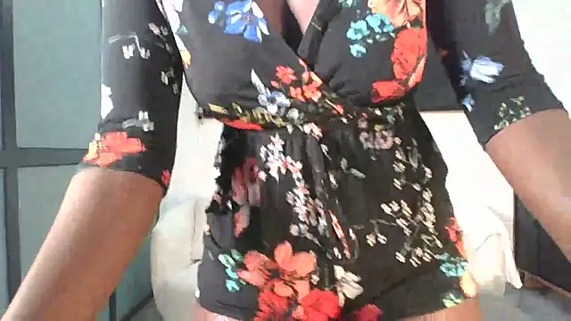 Snapshot of miss-cathy chatting on 12/03/25, 06:43 miss-cathy online show from 12/03/25, 06:43