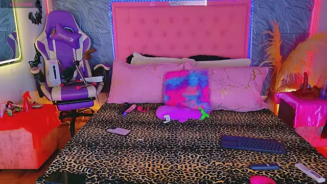 macasweet online show from 11/28/25, 10:01