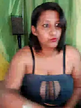 Snapshot of Lilybanx chatting on 12/04/24, 09:07 Lilybanx online show from 12/04/24, 09:07