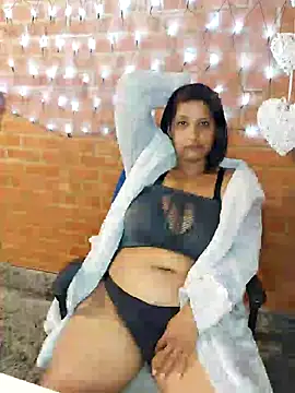 Snapshot of Lilybanx chatting on 12/15/24, 05:10 Lilybanx online show from 12/15/24, 05:10
