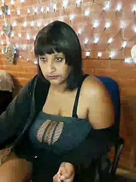 Snapshot of Lilybanx chatting on 02/01/25, 10:26 Lilybanx online show from 02/01/25, 10:26